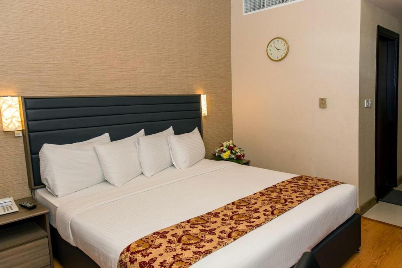 דובאי Oasis Deira Hotel מראה חיצוני תמונה